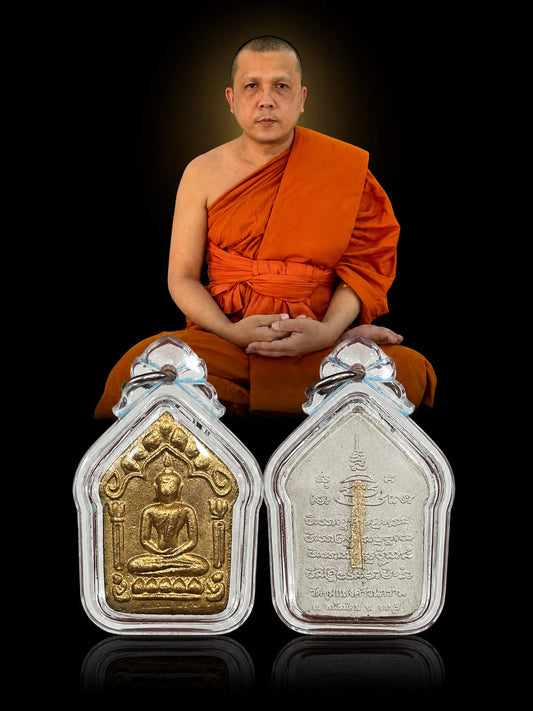 Khun Paen Mae Charuwan with Takrut