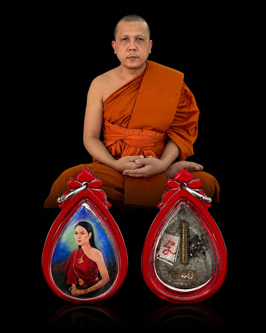 Locket Mae Charuwan With Silver Tarkut
