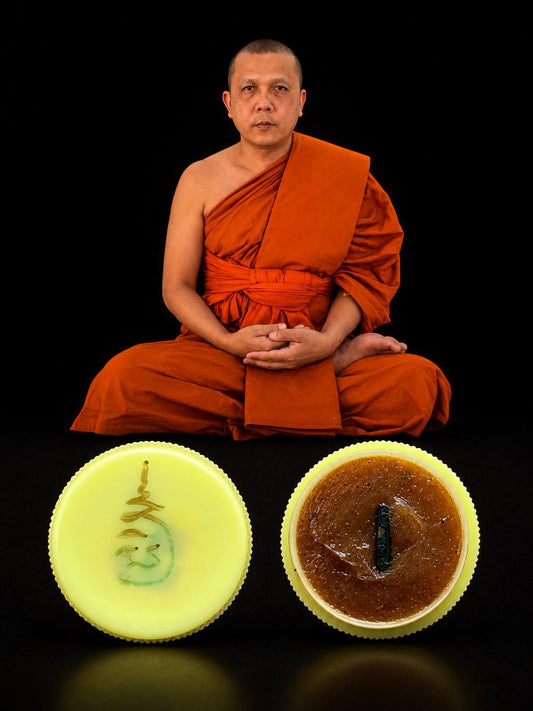 Si Pueng Prai Mae Charuwan with Takrut